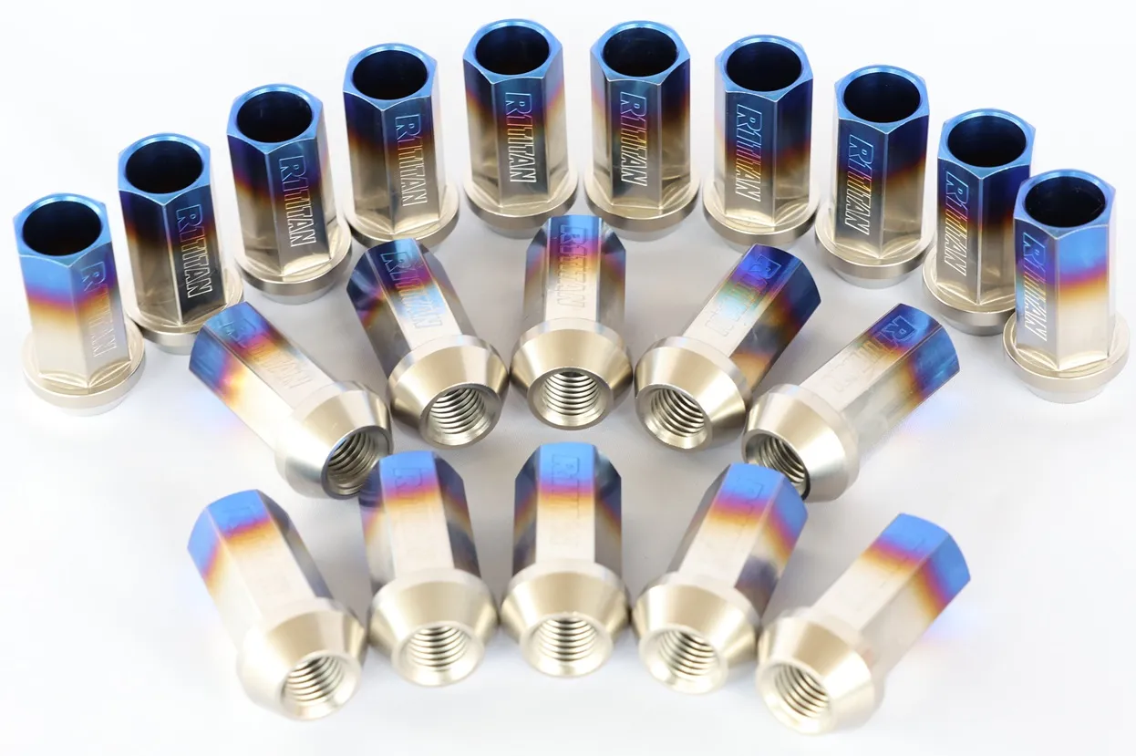 R1 TITAN lug nuts
